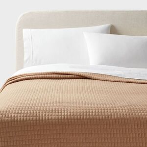 Threshold - King Jersey Quilt Light Brown - Threshold Brown